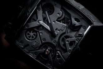 Tag Heuer представили новый Monaco V4 Phantom