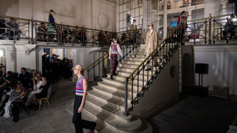 Подиумная коллекция Burberry, Сентябрь 2017